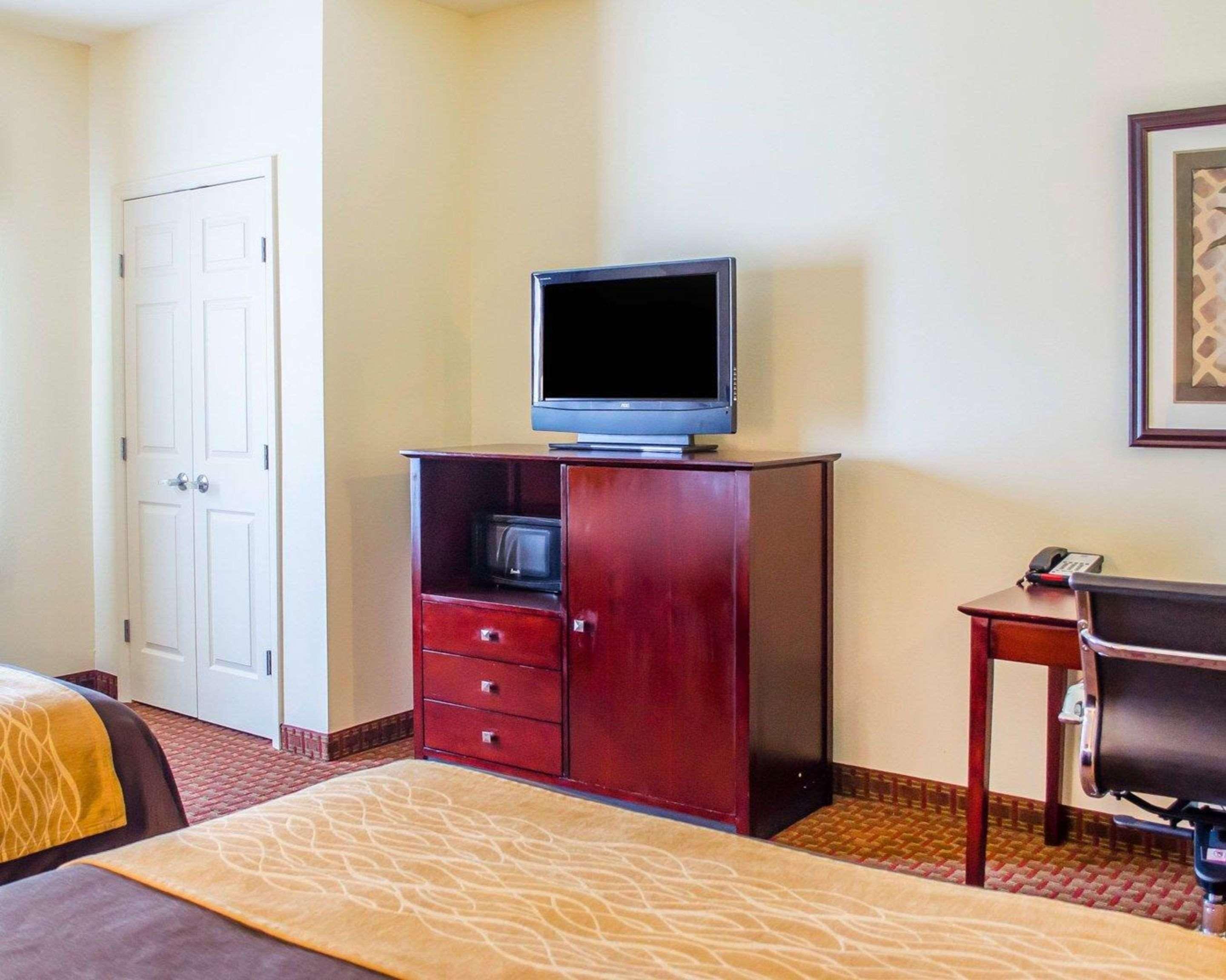 Comfort Inn & Suites Crestview Bagian luar foto