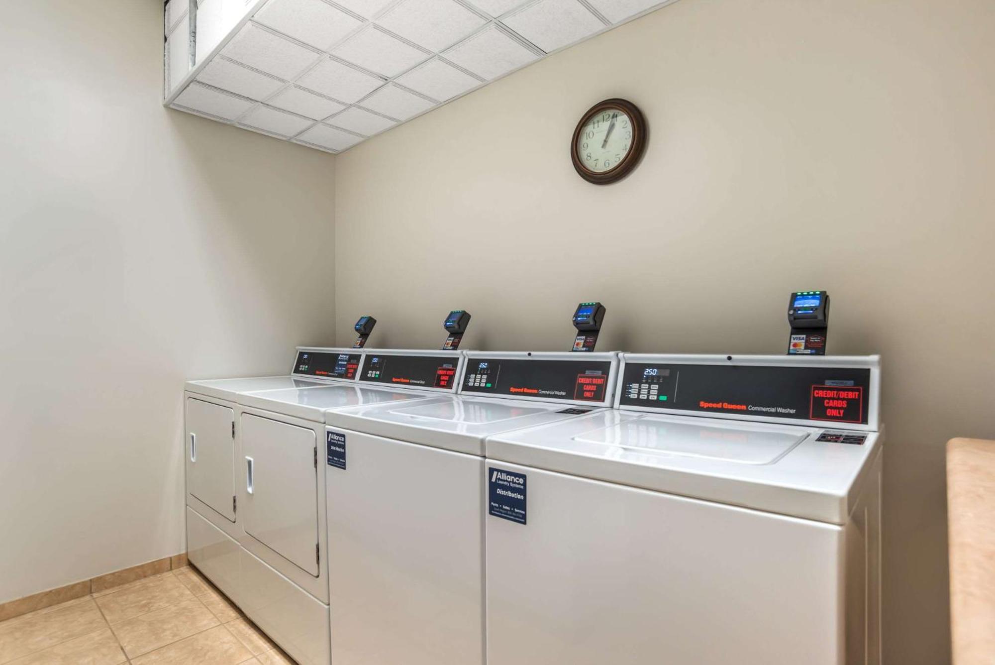 Comfort Inn & Suites Crestview Bagian luar foto