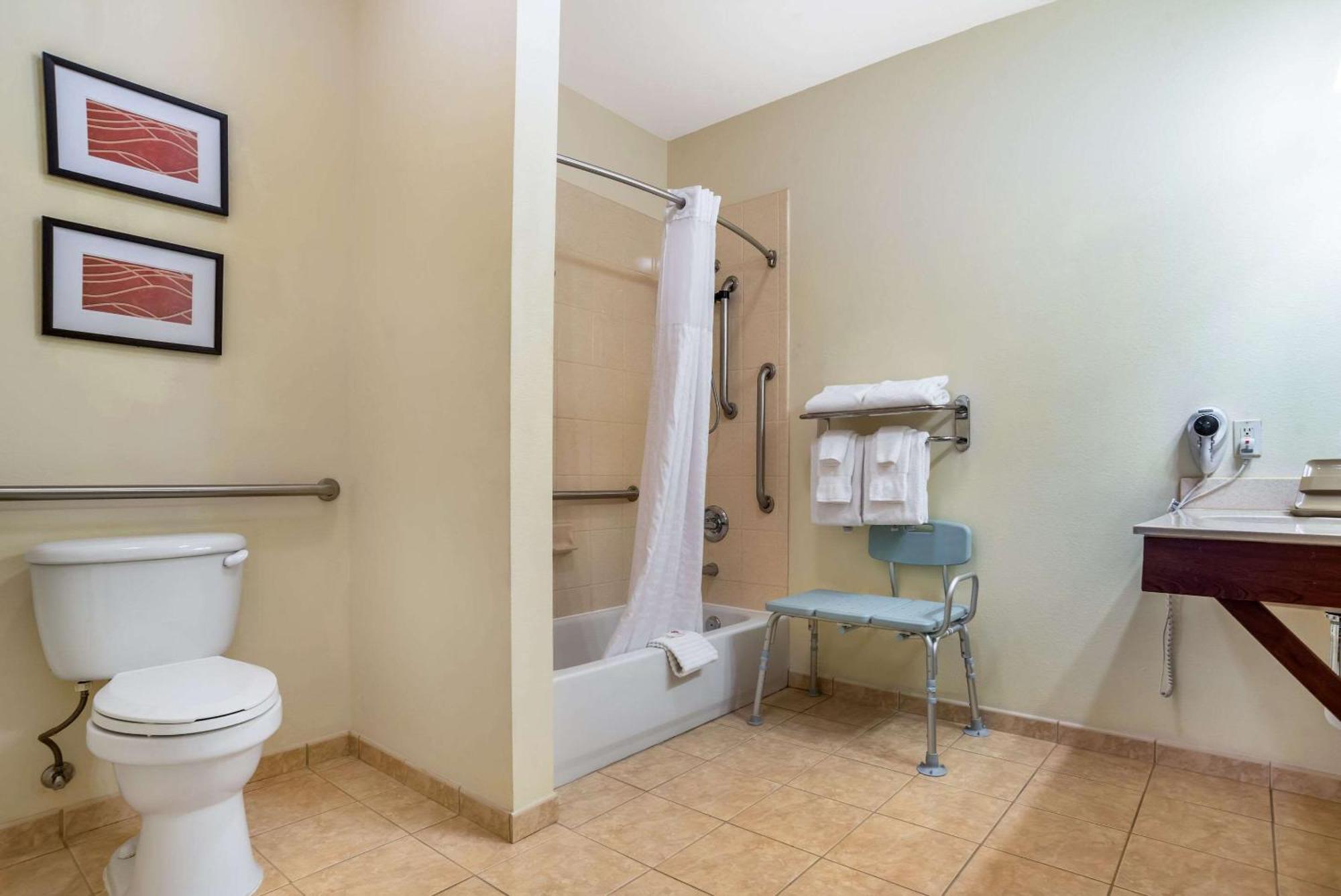 Comfort Inn & Suites Crestview Bagian luar foto