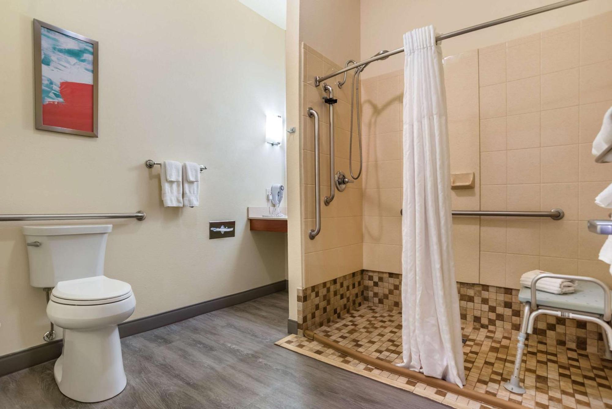 Comfort Inn & Suites Crestview Bagian luar foto