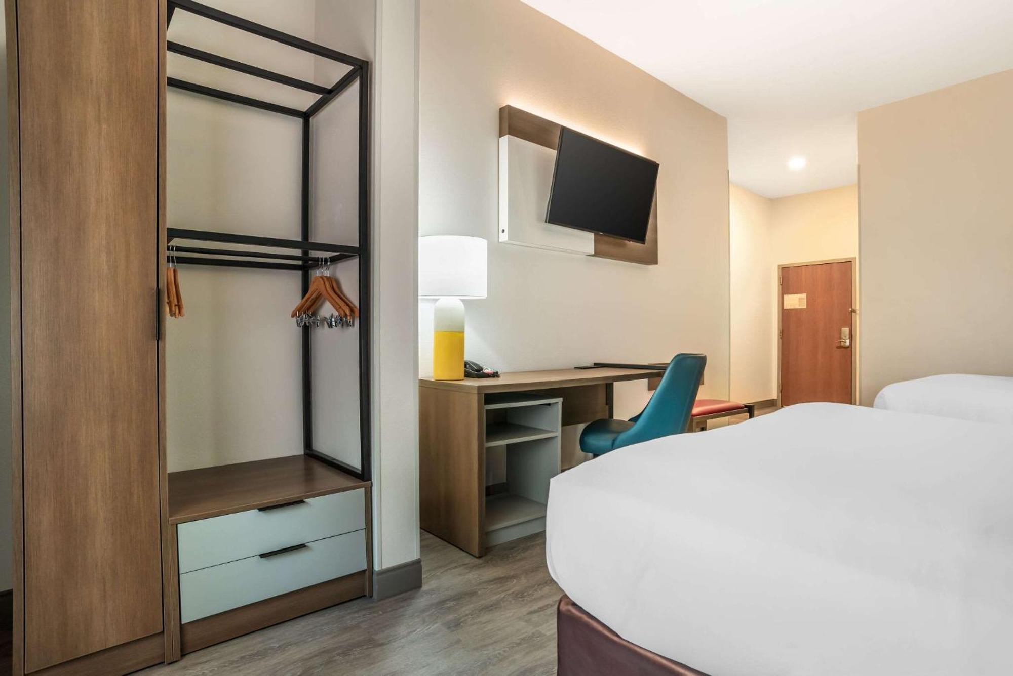 Comfort Inn & Suites Crestview Bagian luar foto