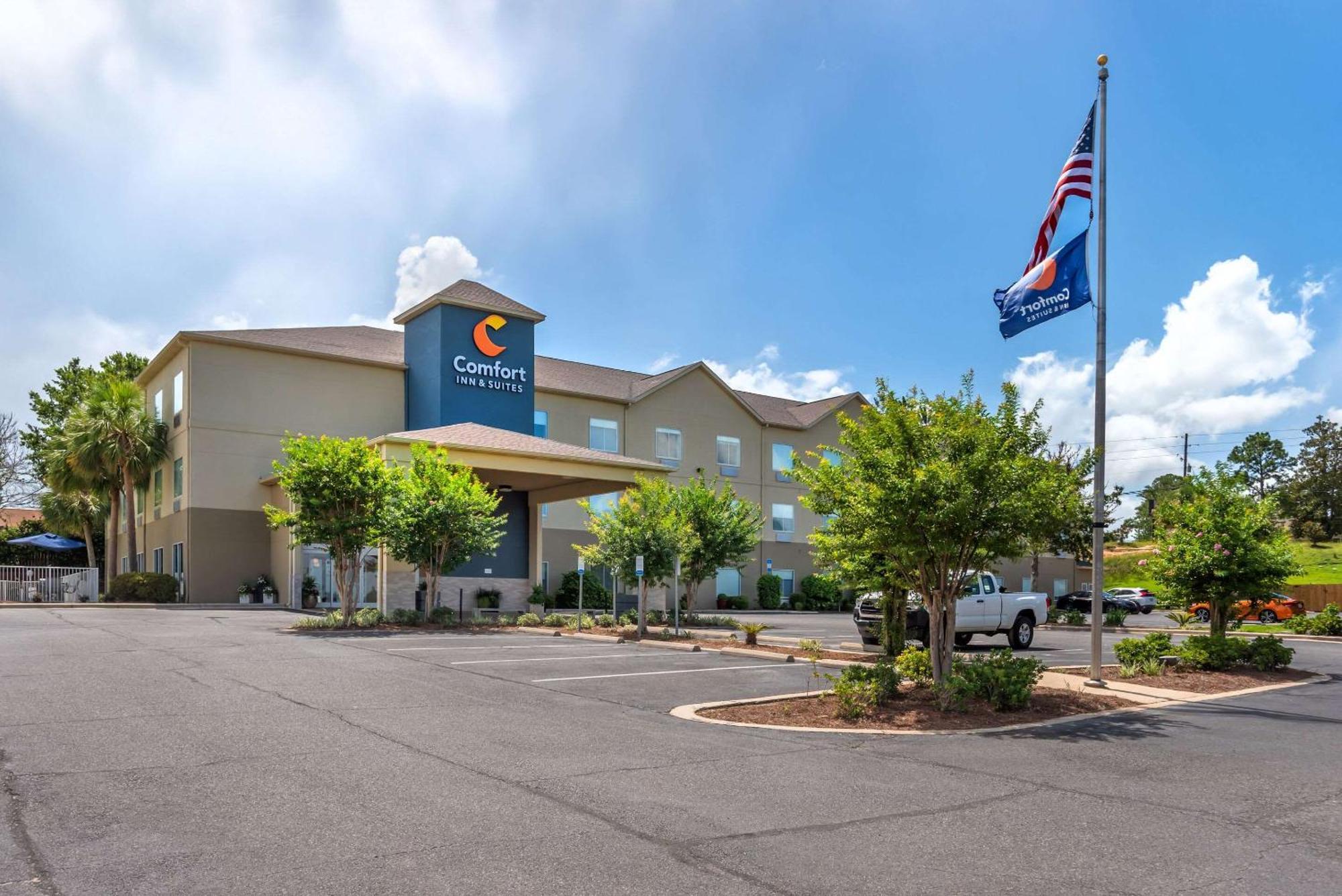 Comfort Inn & Suites Crestview Bagian luar foto